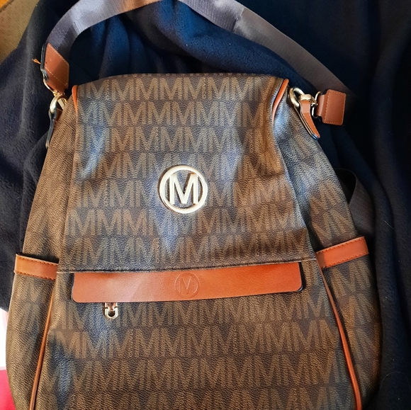 Purse and Wristlet - Picture 4 of 7